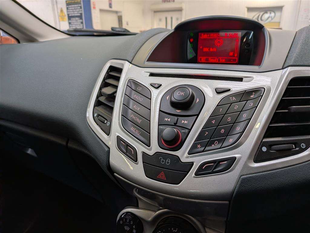 <p>2010 FORD FIESTA ZETEC 95</p>