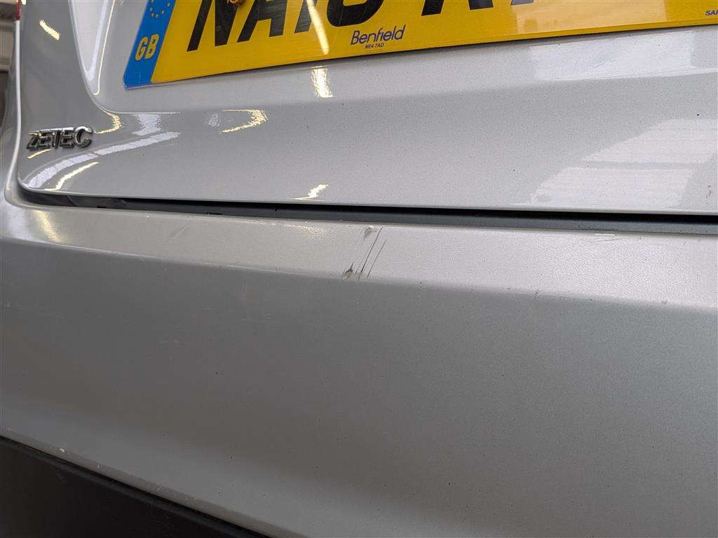 <p>2010 FORD FIESTA ZETEC 95</p>