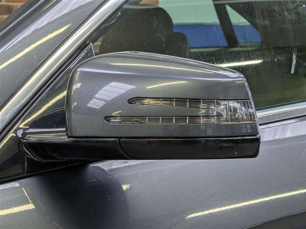 <p>2010 MERCEDES-BENZ E250 BLUEEF-CY SPORT CDI</p>
