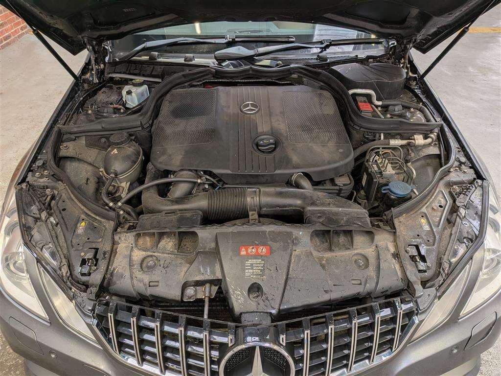 <p>2010 MERCEDES-BENZ E250 BLUEEF-CY SPORT CDI</p>