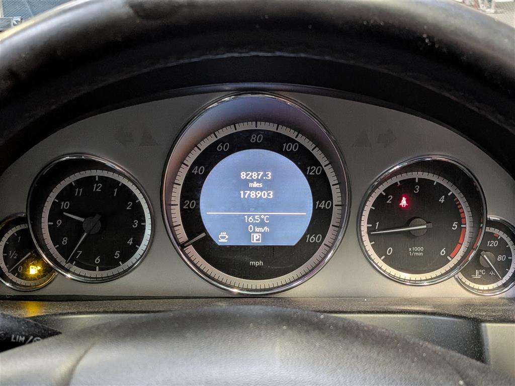 <p>2010 MERCEDES-BENZ E250 BLUEEF-CY SPORT CDI</p>