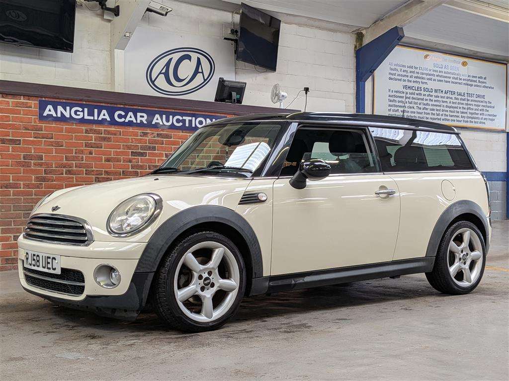 <p>2008 MINI COOPER D CLUBMAN</p>