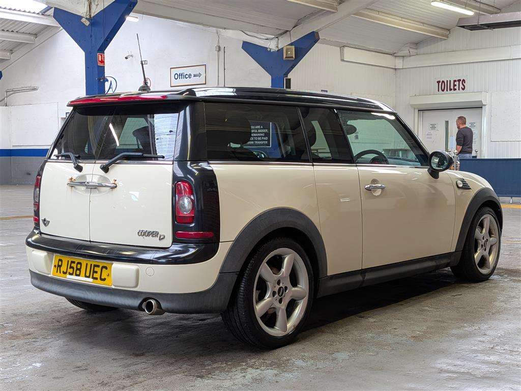 <p>2008 MINI COOPER D CLUBMAN</p>