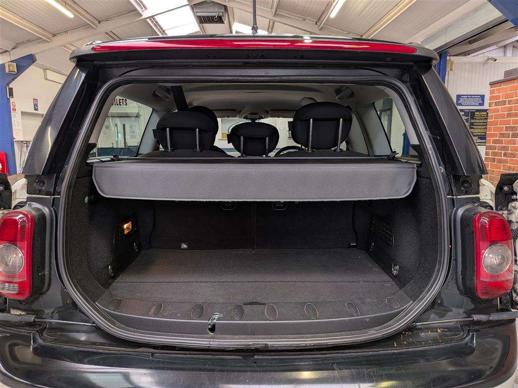 <p>2008 MINI COOPER D CLUBMAN</p>
