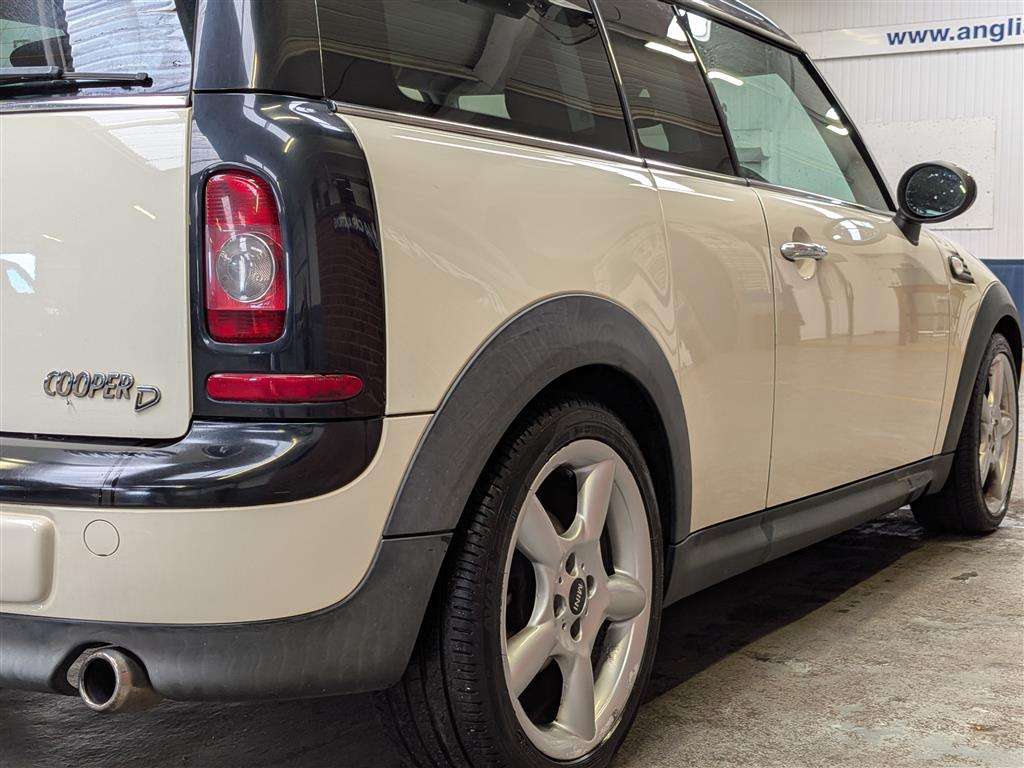 <p>2008 MINI COOPER D CLUBMAN</p>