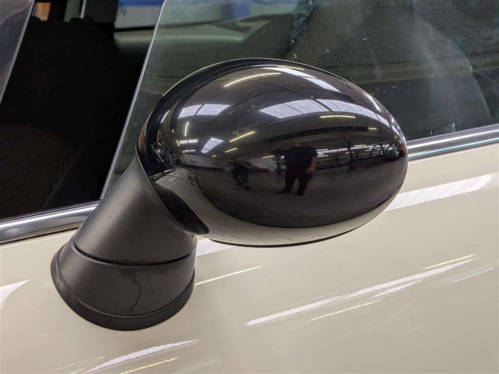 <p>2008 MINI COOPER D CLUBMAN</p>