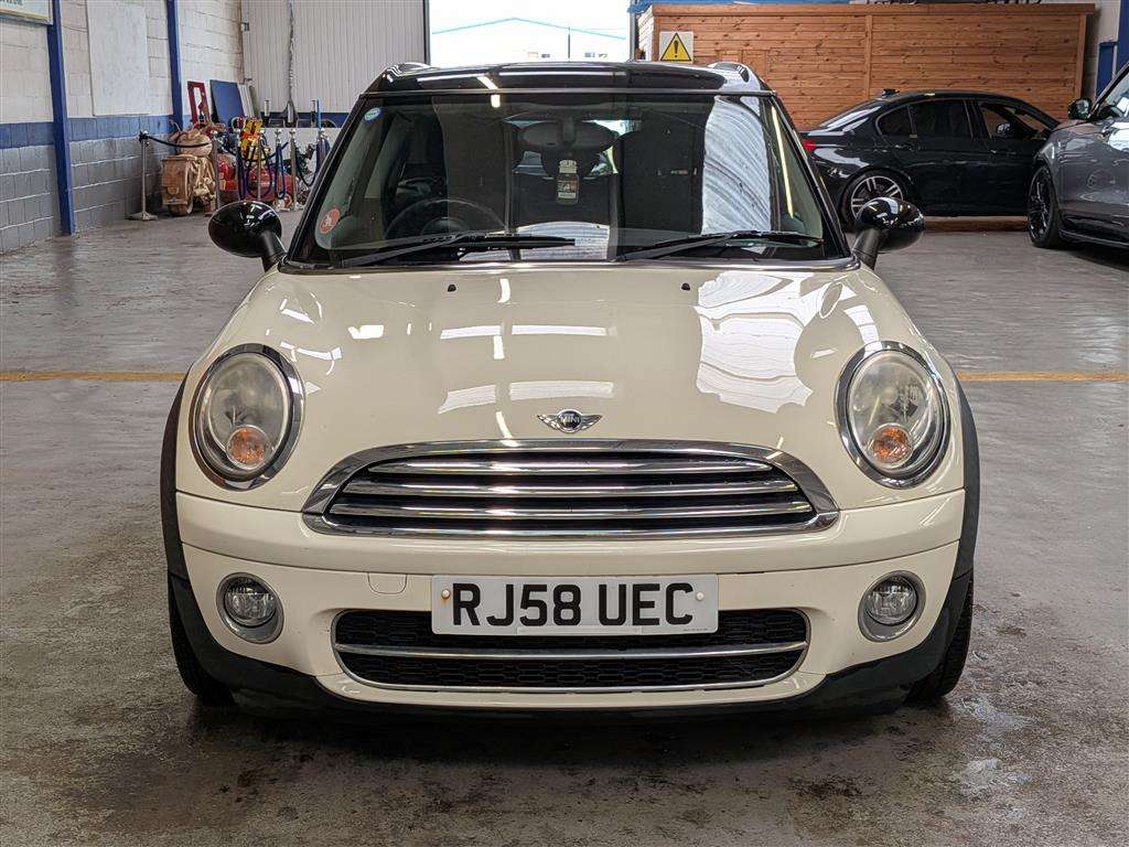 <p>2008 MINI COOPER D CLUBMAN</p>