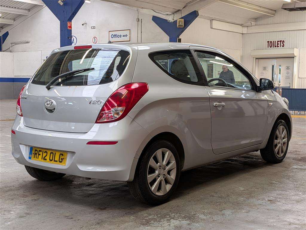 <p>2012 HYUNDAI I20 ACTIVE</p>
