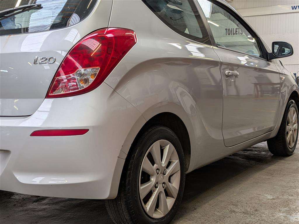 <p>2012 HYUNDAI I20 ACTIVE</p>