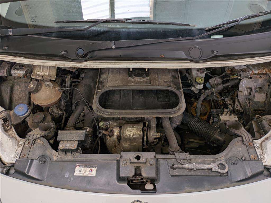 <p>2016 PEUGEOT EXPERT 1200 L2H1 HDI</p>