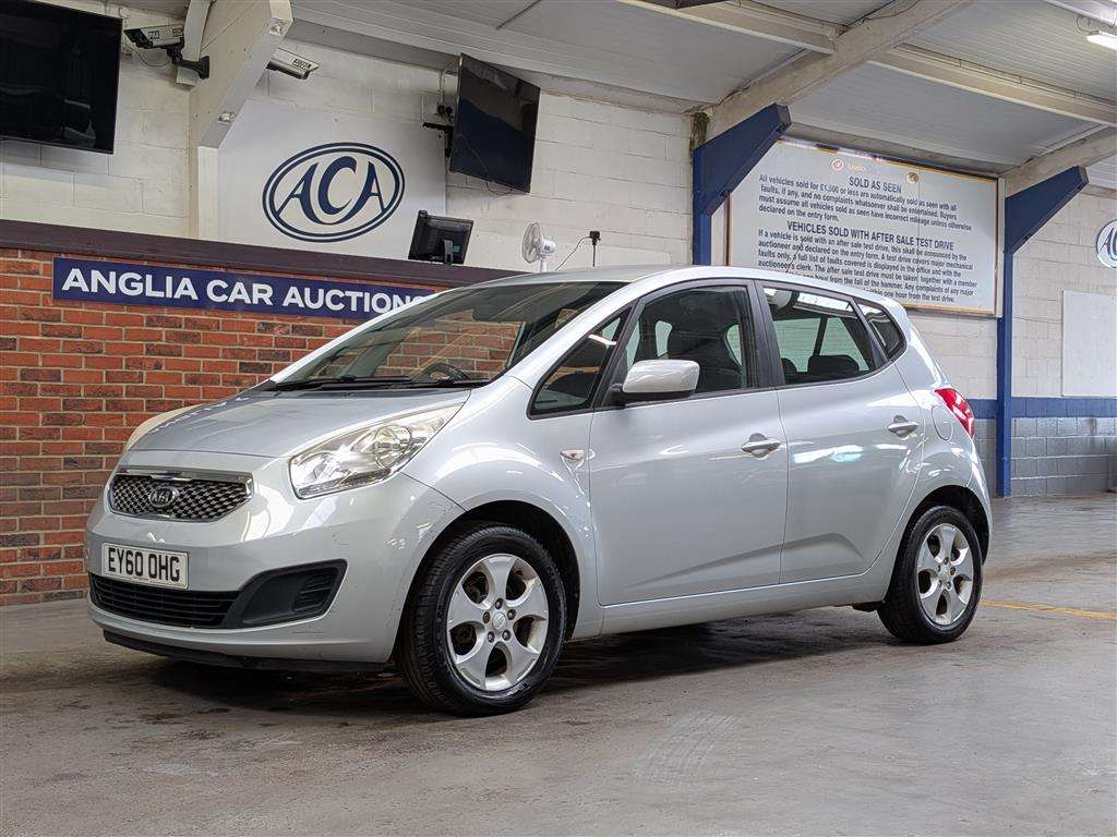 <p>2010 KIA VENGA 2</p>
