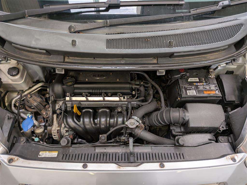 <p>2010 KIA VENGA 2</p>