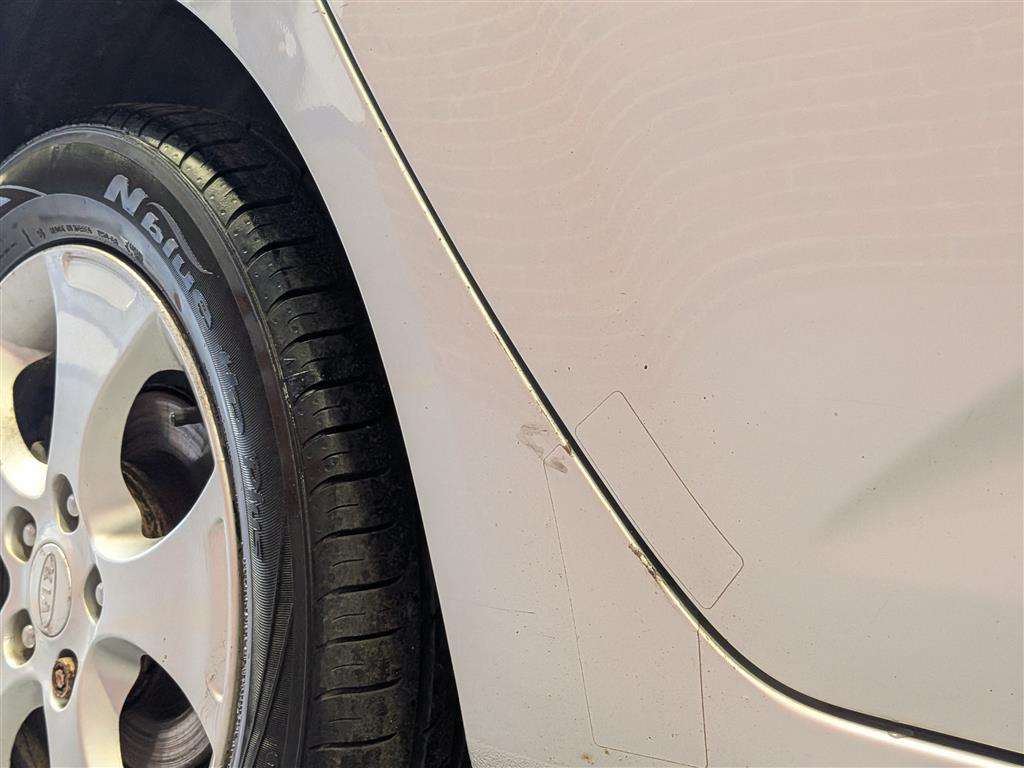 <p>2010 KIA VENGA 2</p>