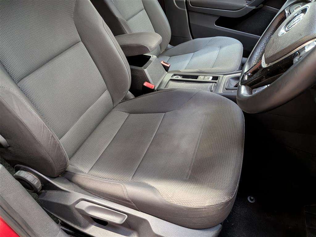 <p>2013 VOLKSWAGEN GOLF SE BLUEMOTION TECH T</p>