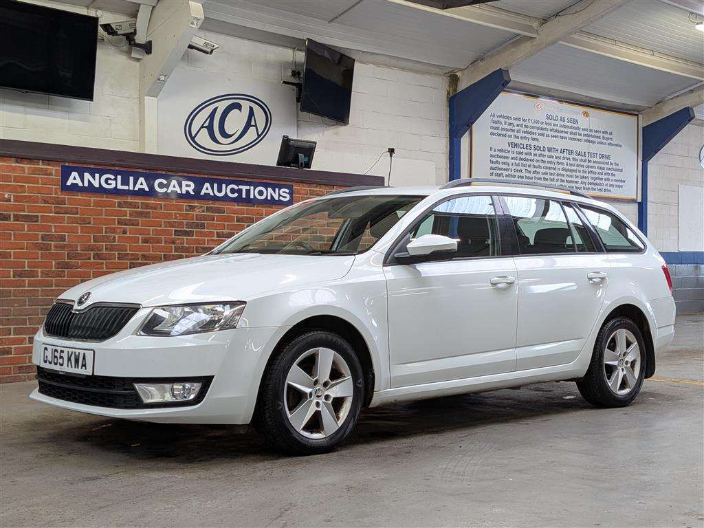 <p>2015 SKODA OCTAVIA SE TDI</p>
