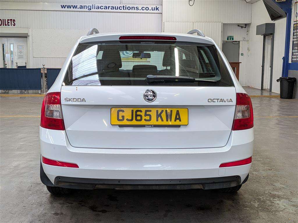 <p>2015 SKODA OCTAVIA SE TDI</p>