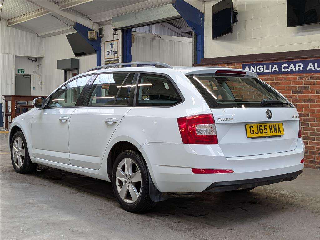 <p>2015 SKODA OCTAVIA SE TDI</p>