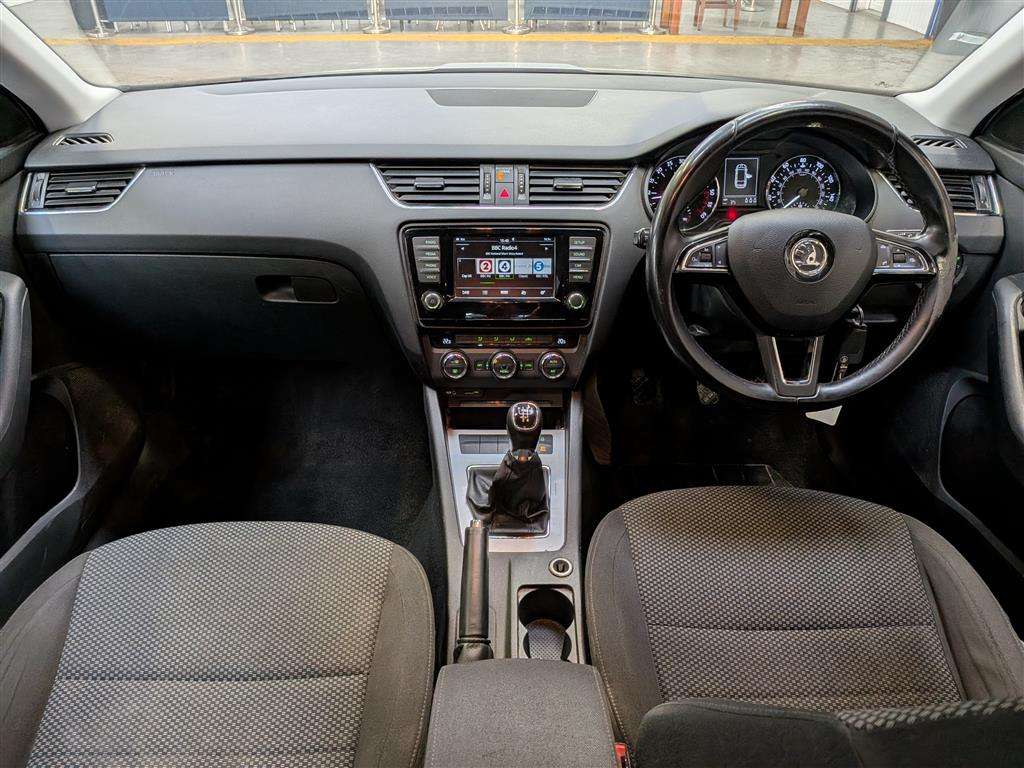 <p>2015 SKODA OCTAVIA SE TDI</p>