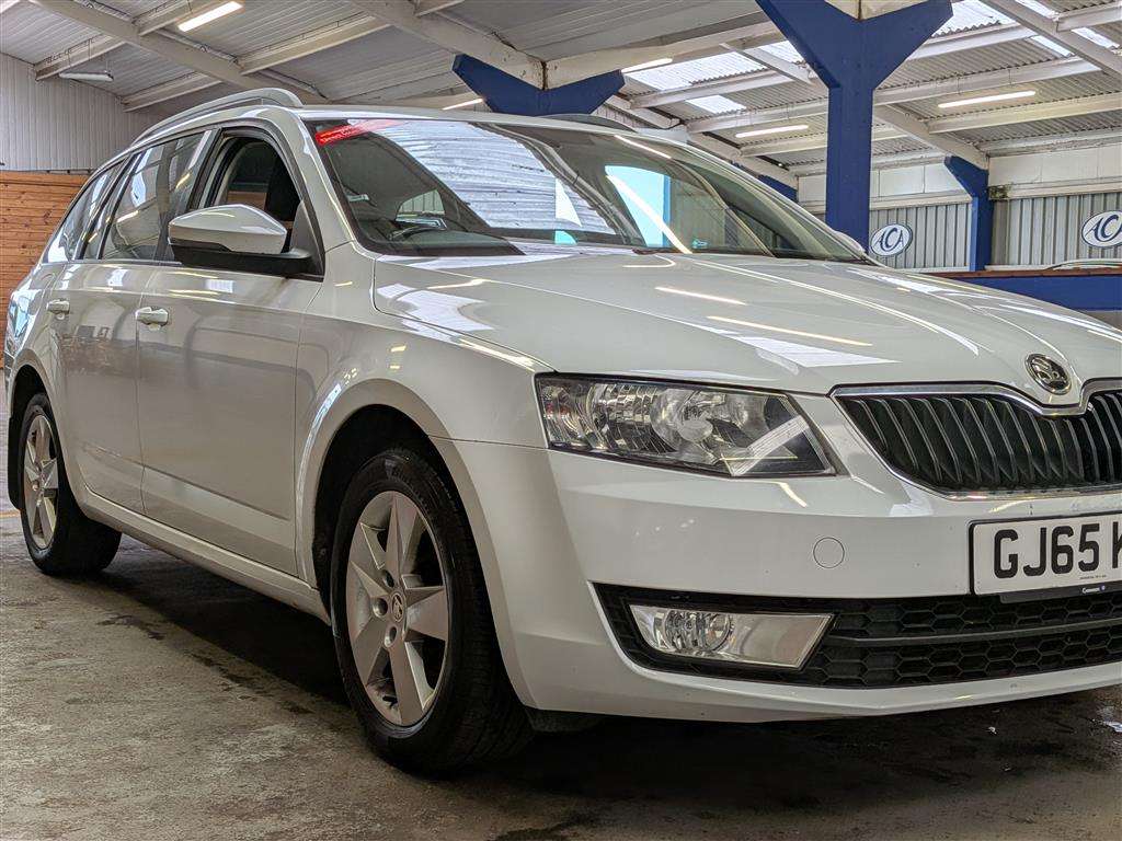 <p>2015 SKODA OCTAVIA SE TDI</p>