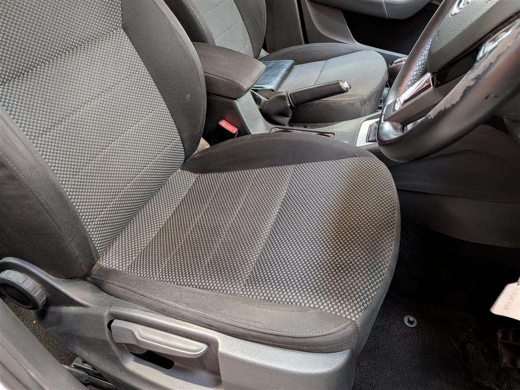 <p>2015 SKODA OCTAVIA SE TDI</p>
