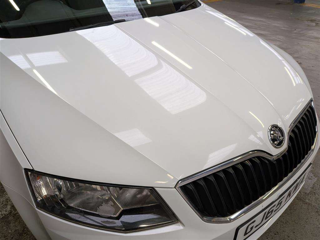 <p>2015 SKODA OCTAVIA SE TDI</p>