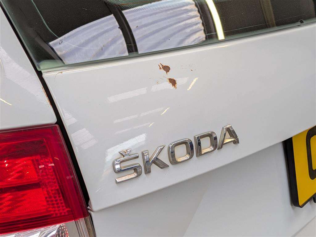 <p>2015 SKODA OCTAVIA SE TDI</p>