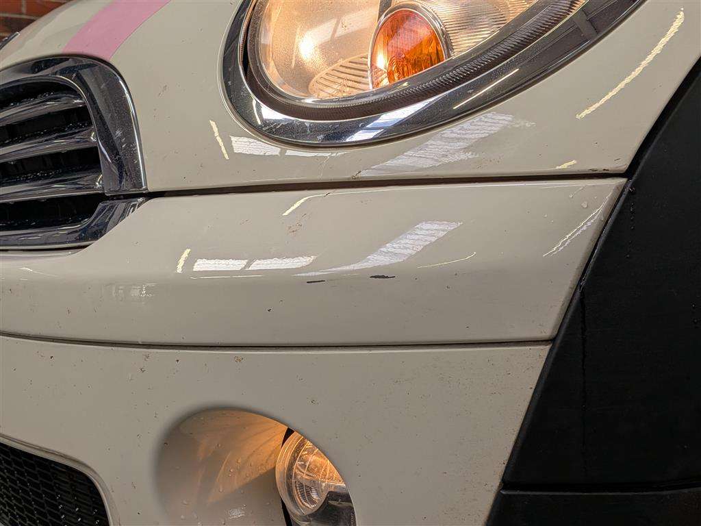 <p>2010 MINI COOPER AUTO</p>