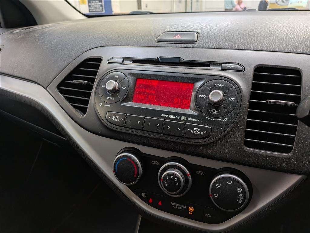 <p>2014 KIA PICANTO VR7</p>