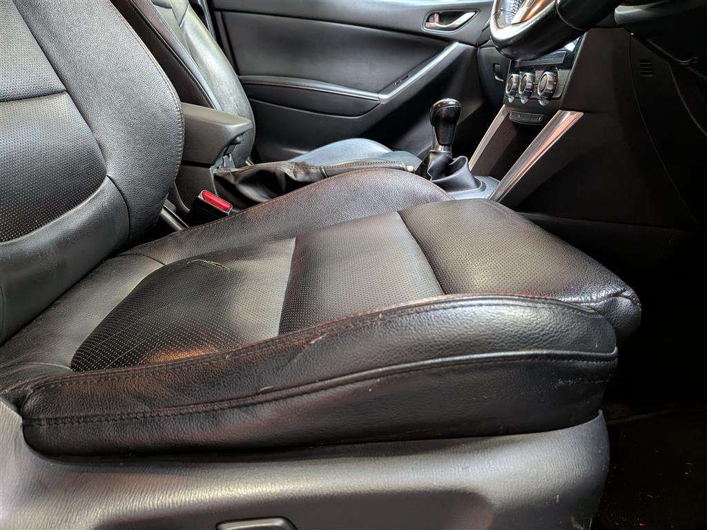 <p>2013 MAZDA CX-5 SPORT NAV D 4X4</p>