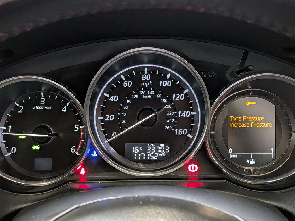 <p>2013 MAZDA CX-5 SPORT NAV D 4X4</p>