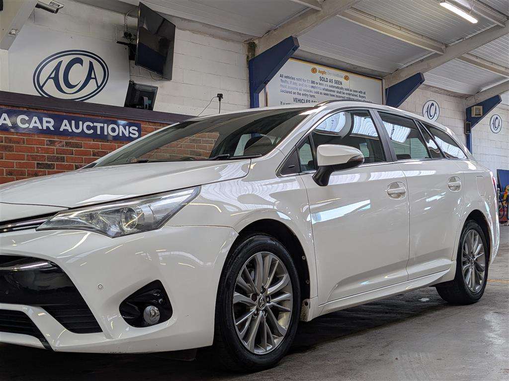 <p>2015 TOYOTA AVENSIS BUSINESS EDITION</p>