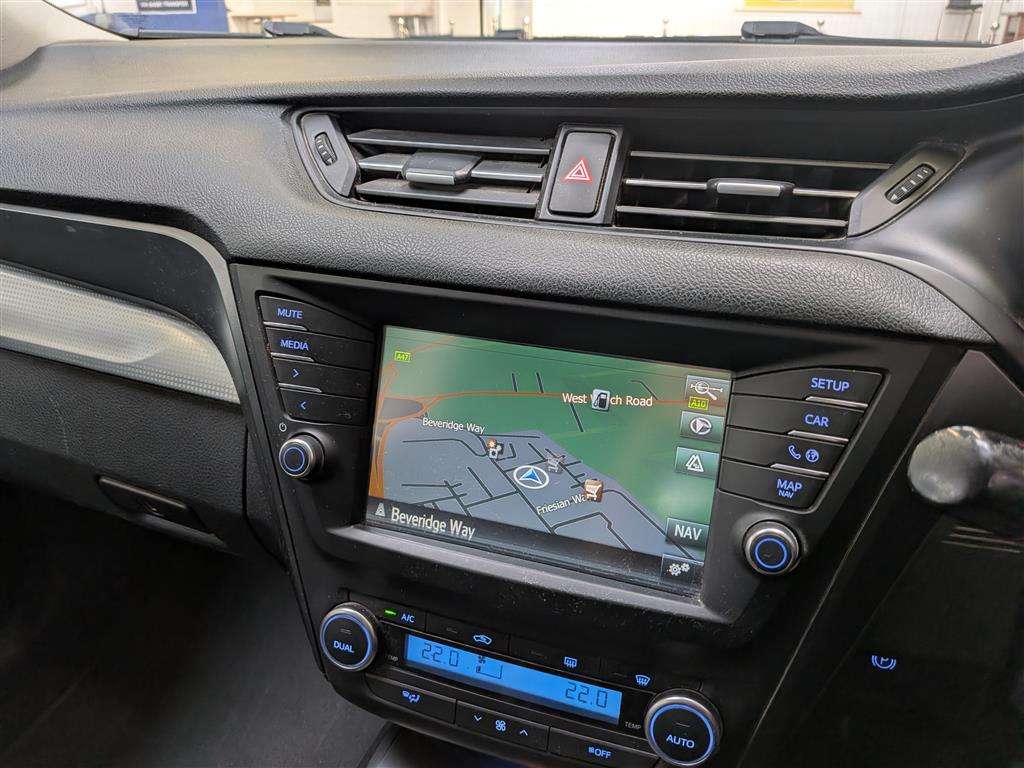 <p>2015 TOYOTA AVENSIS BUSINESS EDITION</p>
