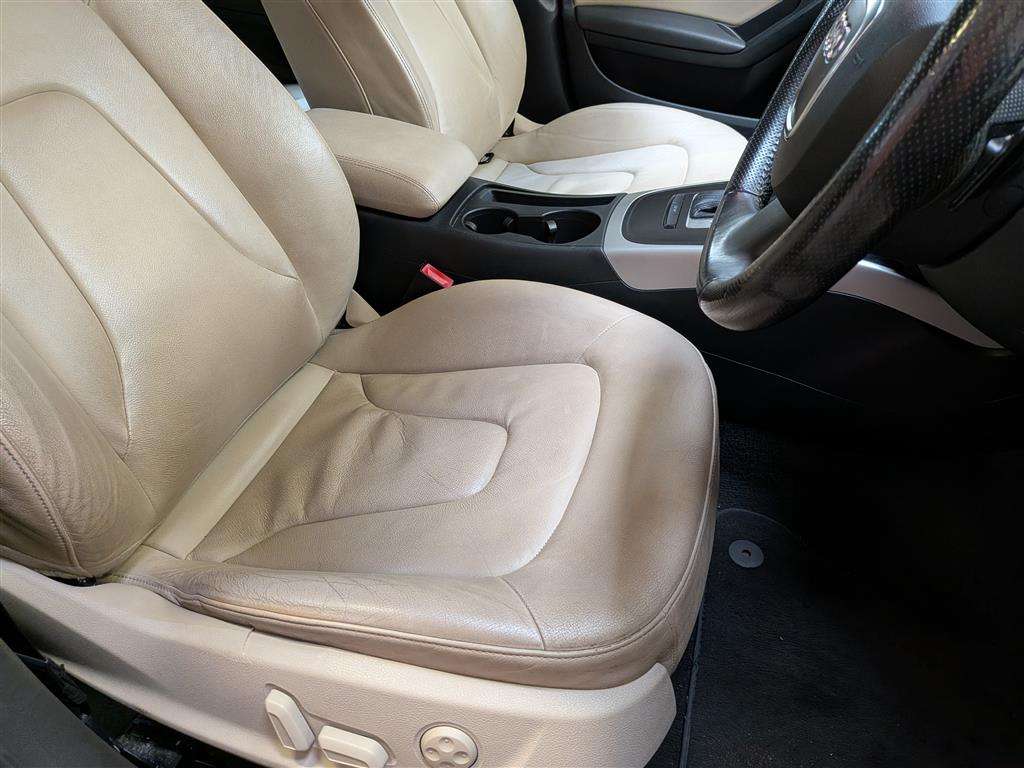 <p>2010 AUDI A5 SE TFSI 180 CVT</p>