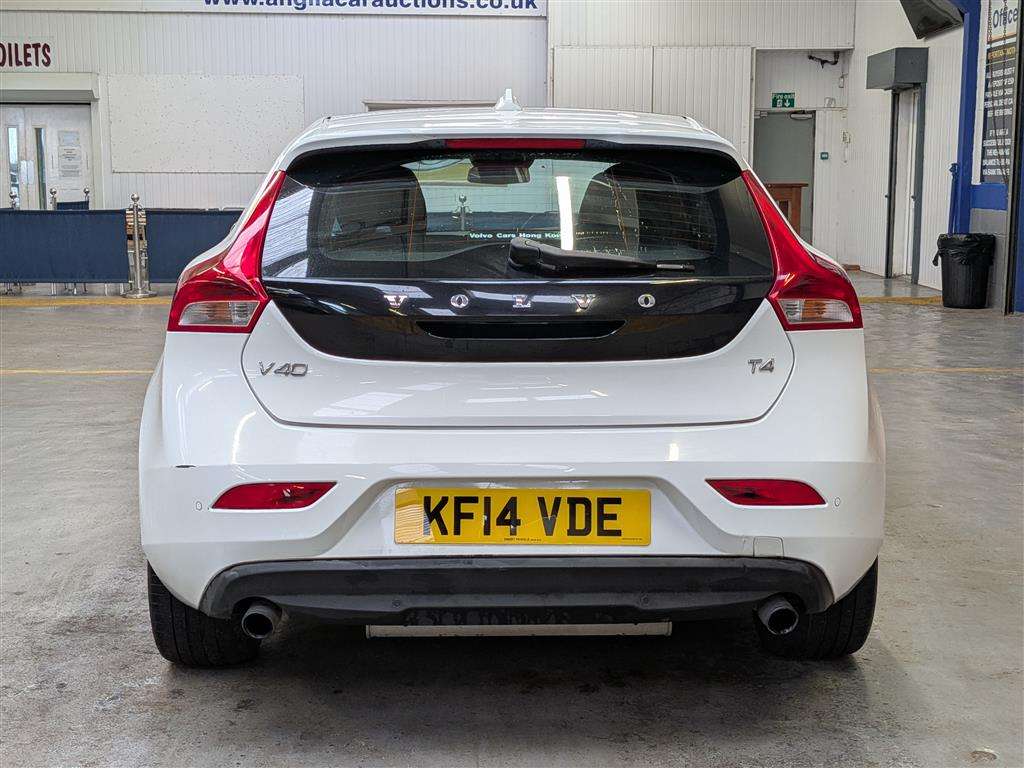 <p>2014 VOLVO V40 T4</p>
