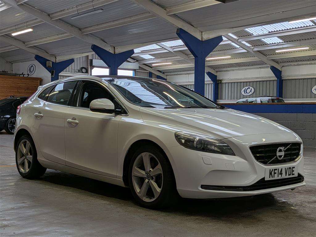 <p>2014 VOLVO V40 T4</p>