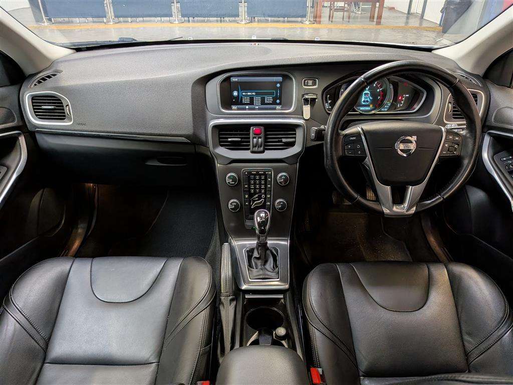 <p>2014 VOLVO V40 T4</p>