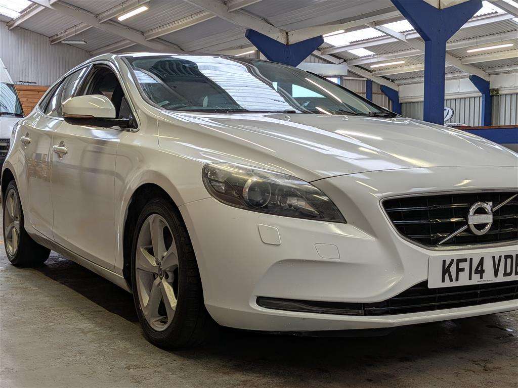 <p>2014 VOLVO V40 T4</p>