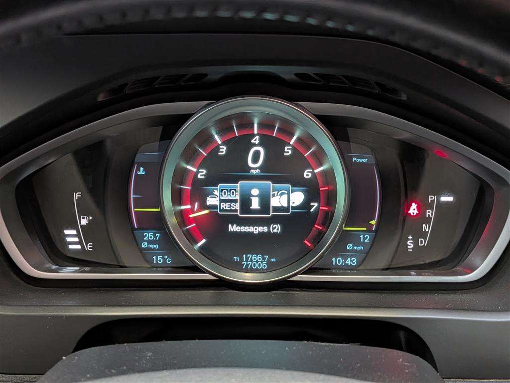 <p>2014 VOLVO V40 T4</p>