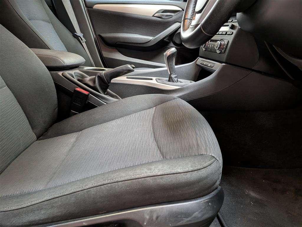 <p>2015 BMW X1 SDRIVE18D SE</p>