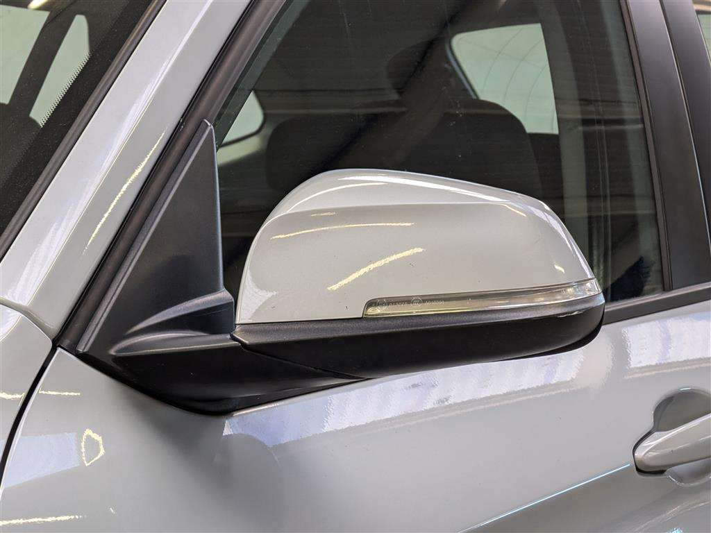 <p>2015 BMW X1 SDRIVE18D SE</p>