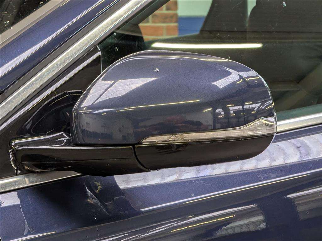 <p>2014 VOLVO V40 SE LUX D2</p>