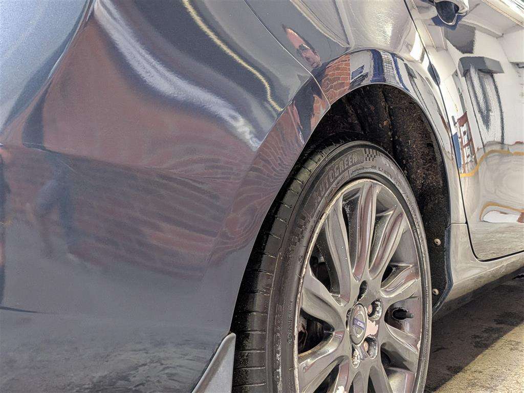 <p>2014 VOLVO V40 SE LUX D2</p>