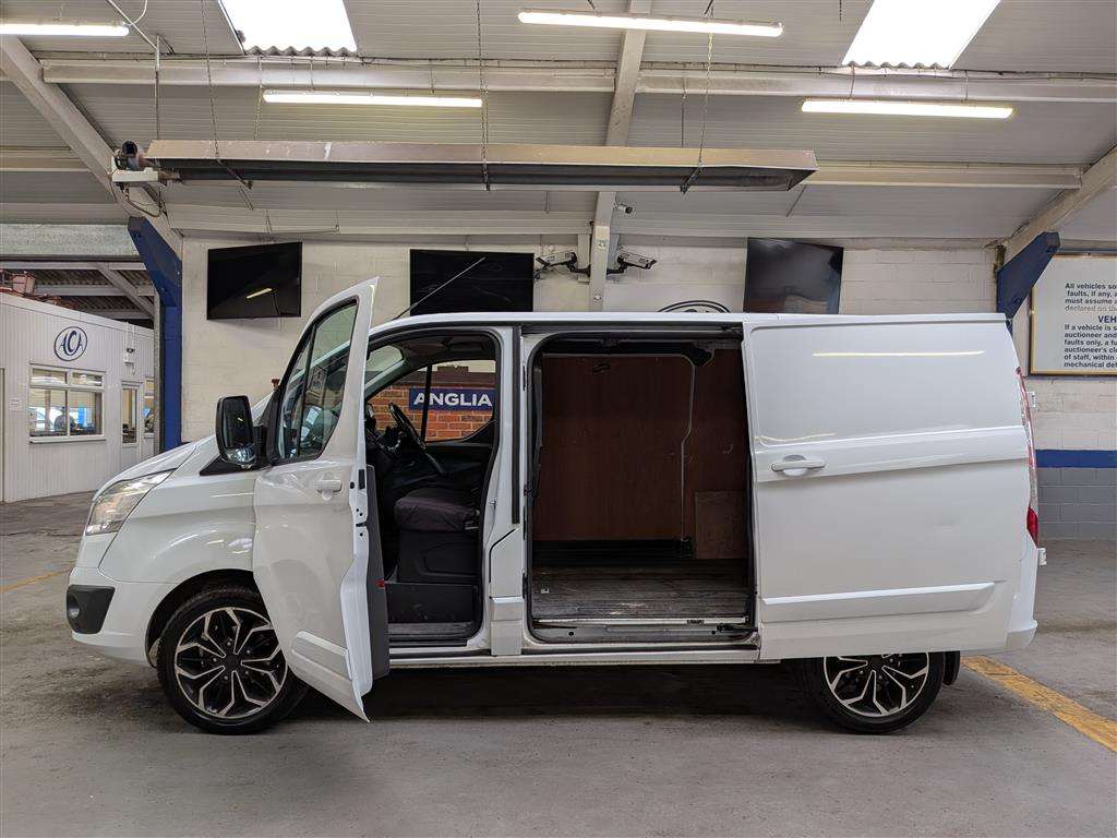 <p>2016 FORD TRANSIT CUSTOM 290 LIMITE</p>