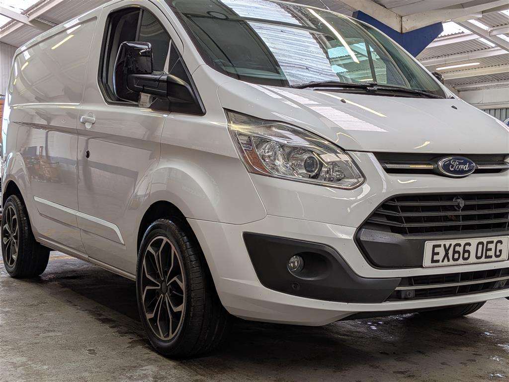 <p>2016 FORD TRANSIT CUSTOM 290 LIMITE</p>
