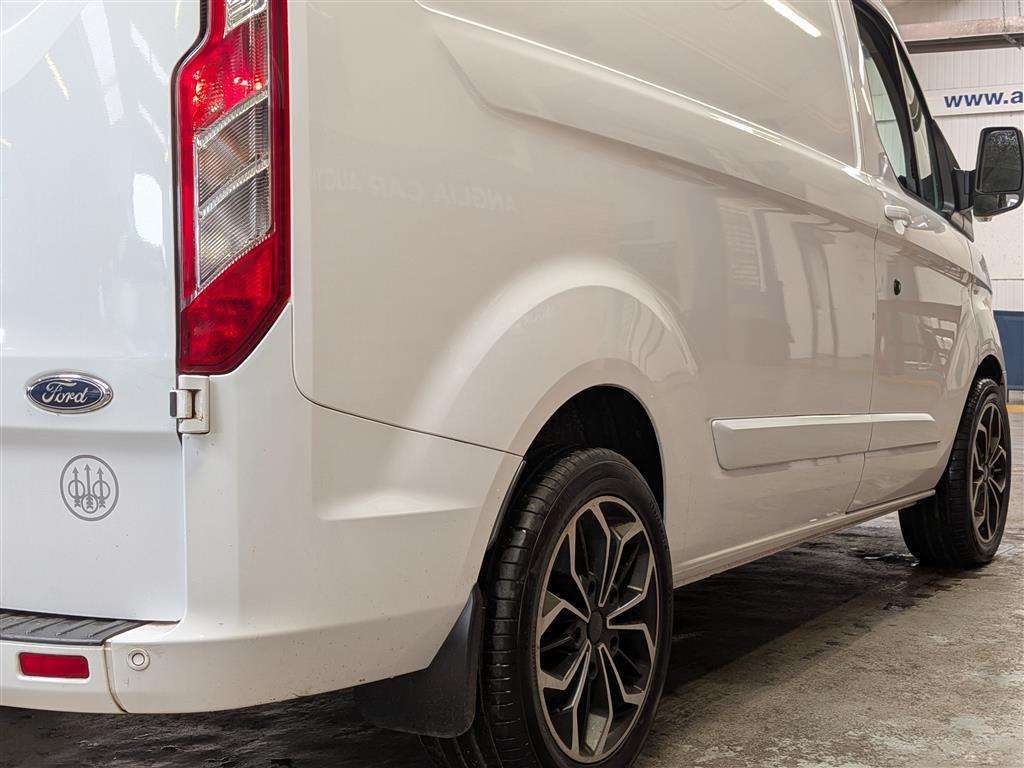 <p>2016 FORD TRANSIT CUSTOM 290 LIMITE</p>