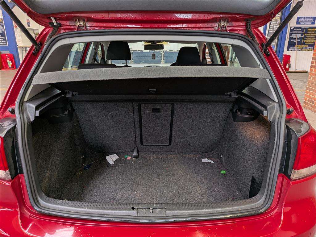 <p>2009 VOLKSWAGEN GOLF SE TDI</p>
