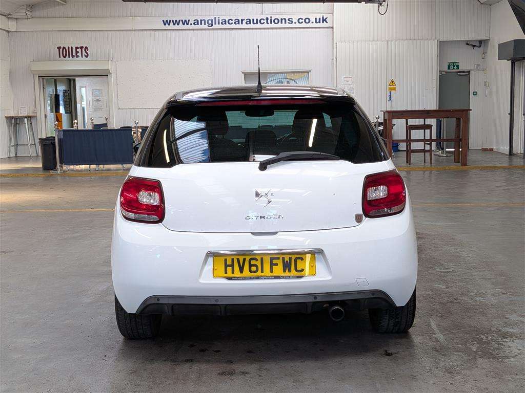<p>2011 CITROEN DS3 DSTYLE E-HDI</p>