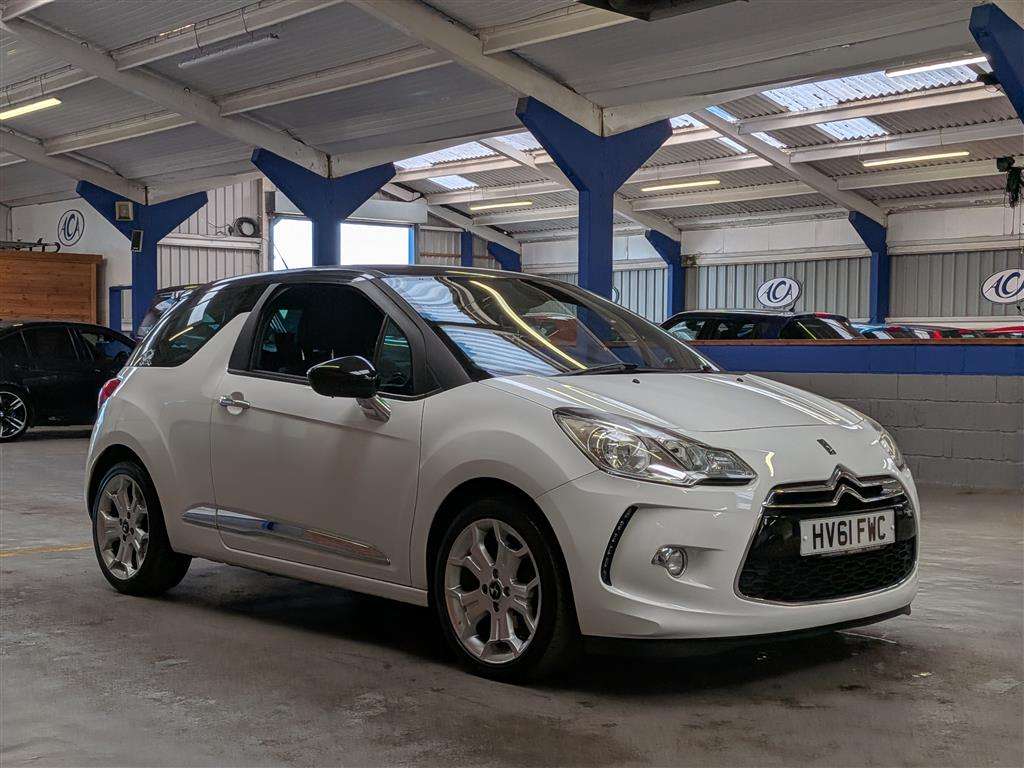 <p>2011 CITROEN DS3 DSTYLE E-HDI</p>