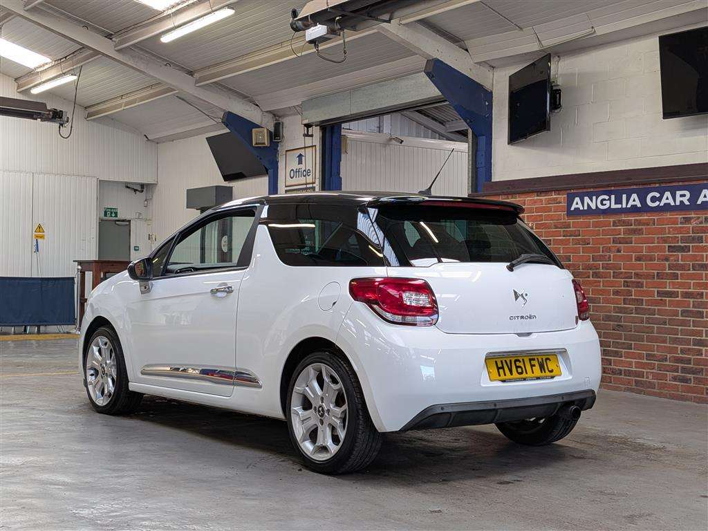 <p>2011 CITROEN DS3 DSTYLE E-HDI</p>