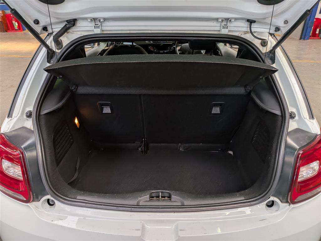 <p>2011 CITROEN DS3 DSTYLE E-HDI</p>